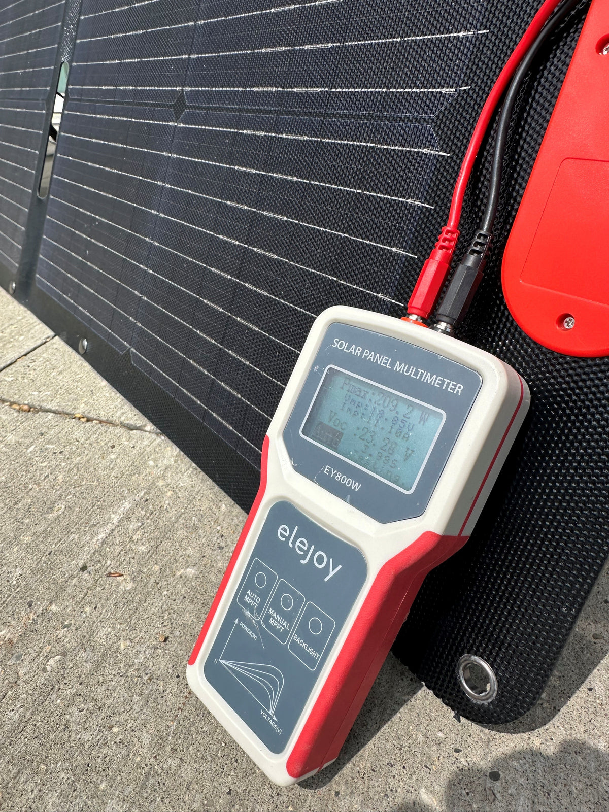 SunDale Canada Portable & Foldable 200W Solar Panel 4 x 50W KIT with IP65 20A Charge Controller & Cable Accessories