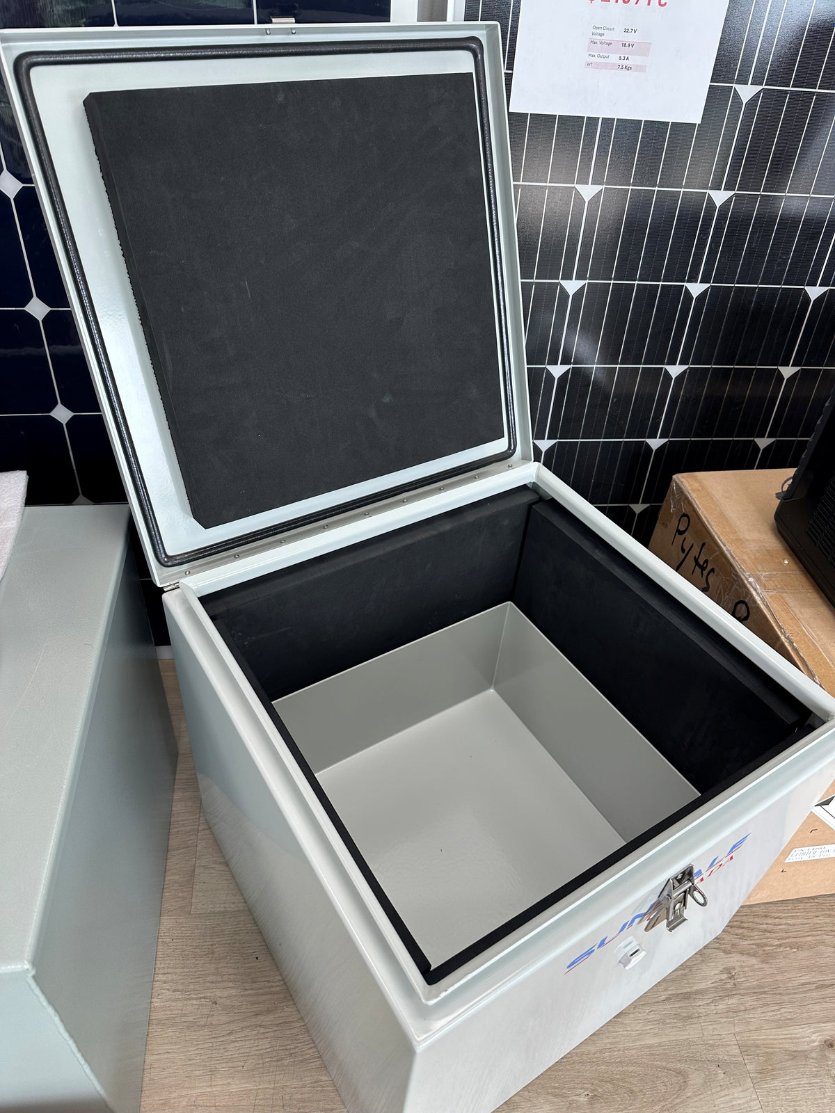 SunDale Canada Insulated Aluminium Battery Box - 2i